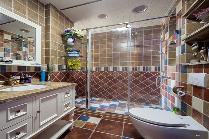 85平米地中海風格衛(wèi)生間裝修效果圖