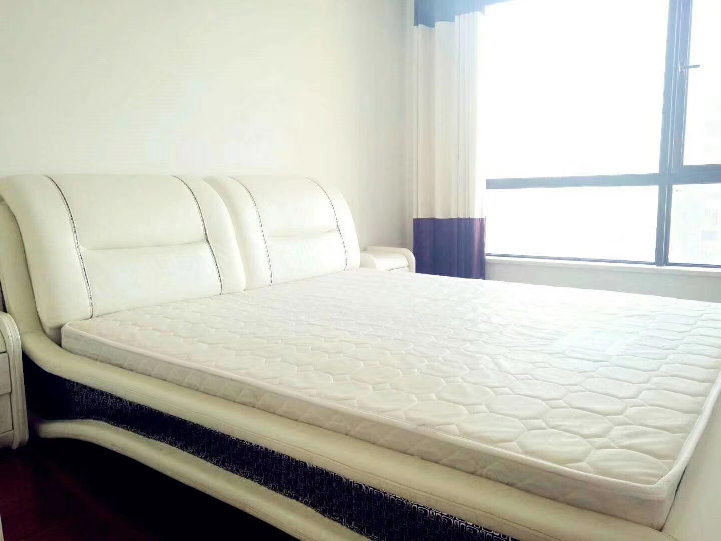 長沙90平米現(xiàn)代簡約風格主臥效果圖