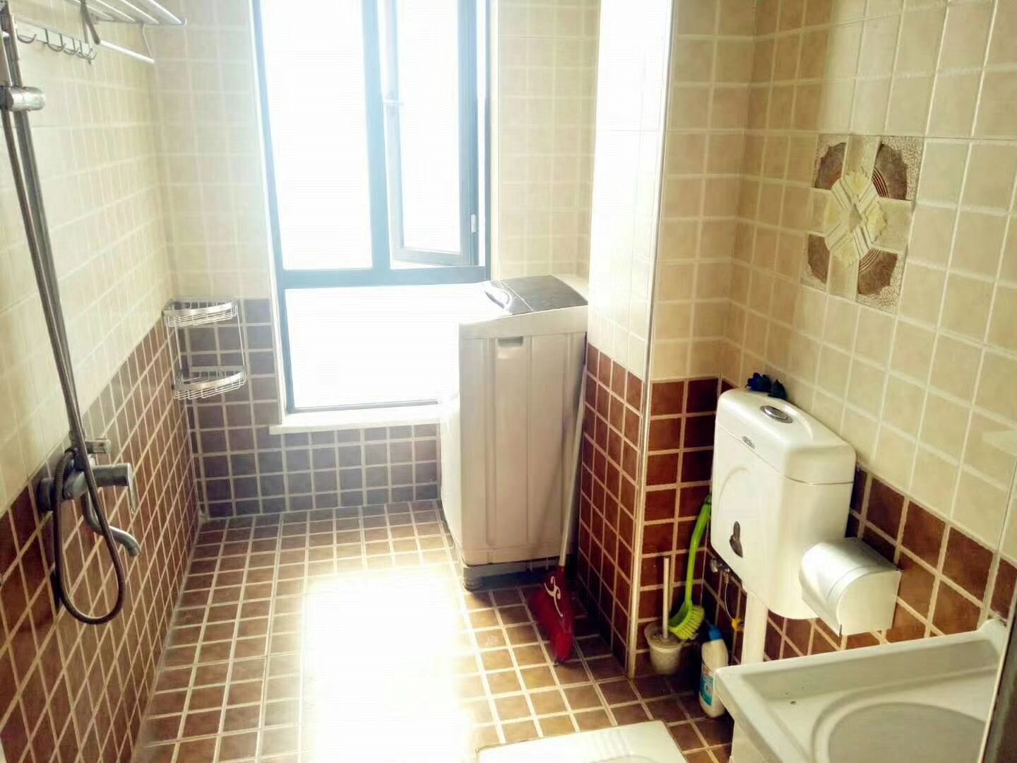 長沙90平米現(xiàn)代簡約風格衛(wèi)生間裝修效果圖