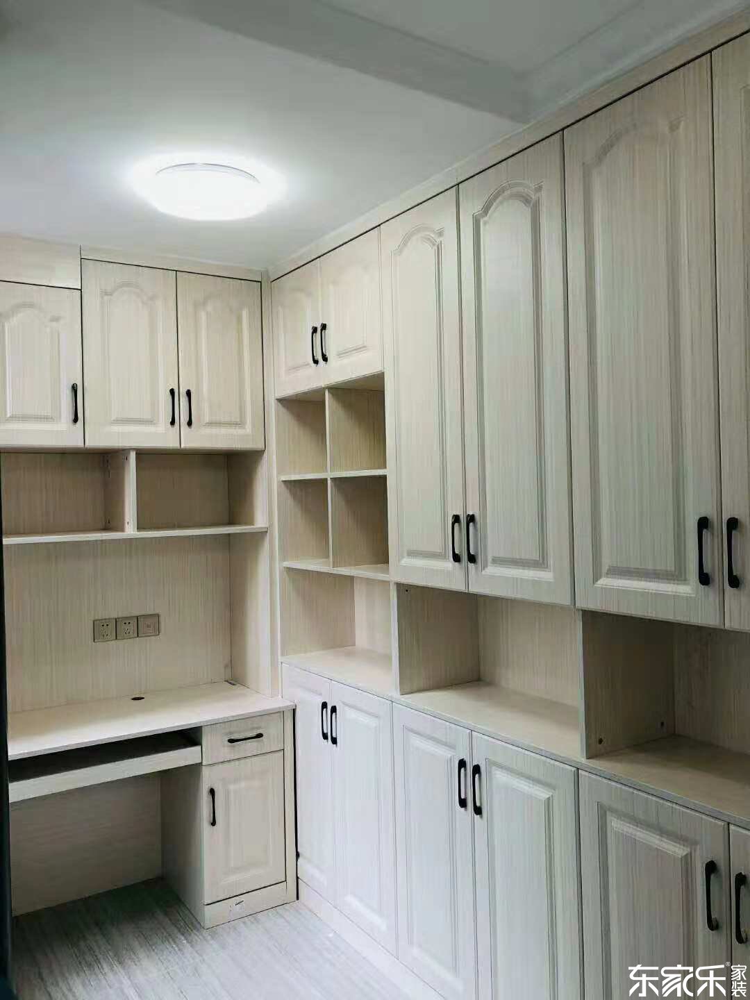 100平米北歐簡約風(fēng)格次臥儲(chǔ)物柜展示