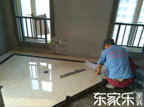 家里裝修自己怎么貼瓷磚？